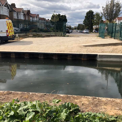 Thames water wall repair for new riverside